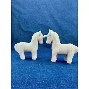 NIB Whimsical Cupboard Unicorn Salt Pepper Shakers Rose Pink Kitchen‎